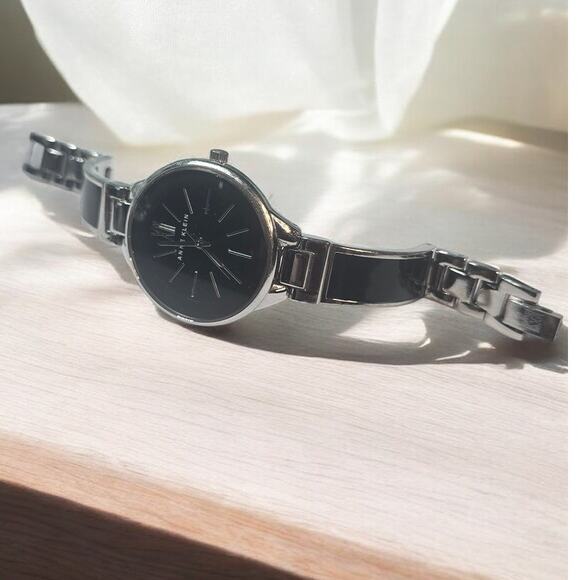 Anne Klein Black Enamel Bracelet Watch – Model AK/4677 – New Battery - Picture 4 of 6